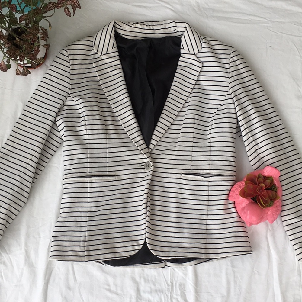 Forever 21 Preppy Stripe Blazer Black and White